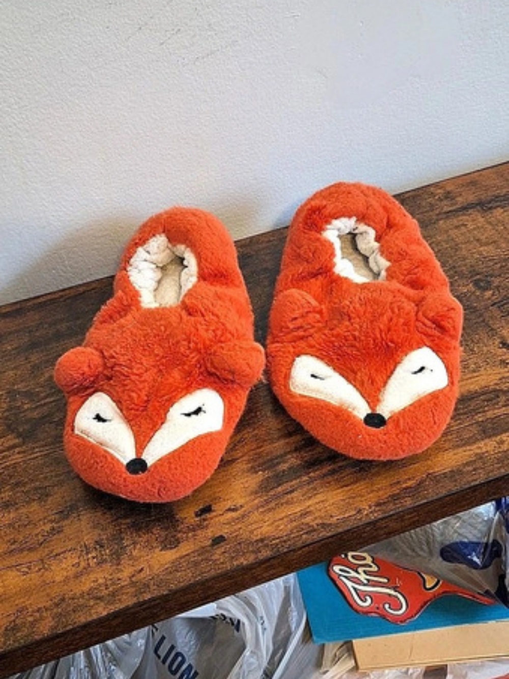 Fox Slippers Orange Women's Size 8